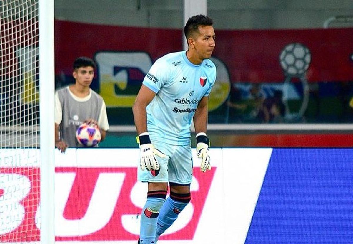 Matías Ibáñez será el arquero titular de Colón frente a Arsenal.