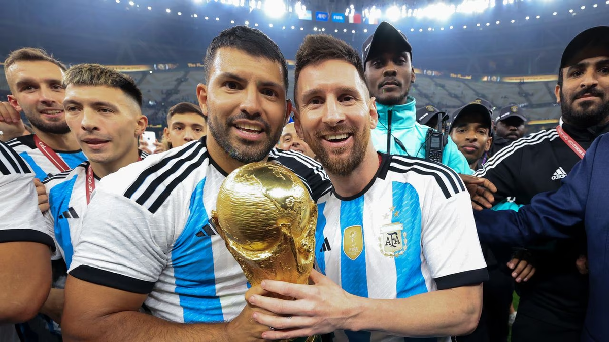 Sergio Aguero junto a Lionel Messi en el Mundial de Qatar 2022. Sergio Aguero junto a Lionel Messi en el Mundial de Qatar 2022.