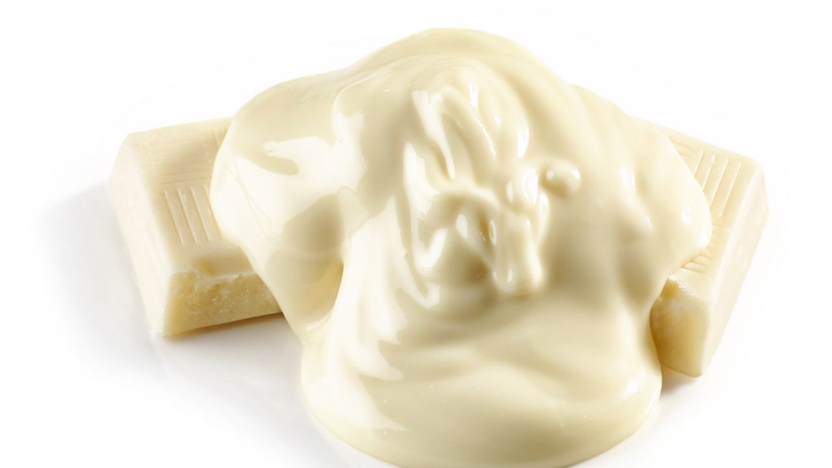 La ganache puede usarse para rellenar tortas, cupcakes, bombones y otros postres. La ganache puede usarse para rellenar tortas, cupcakes, bombones y otros postres.