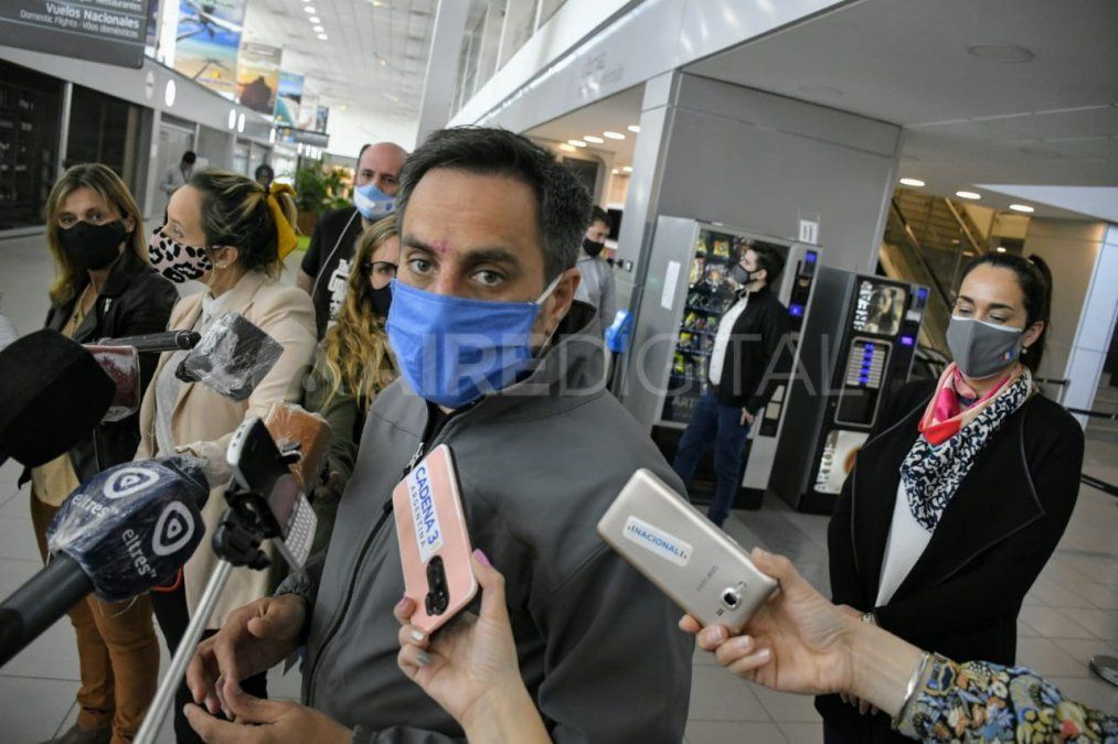 El funcionario nacional sobrevoló zonas afectadas por los incendios en Rosario