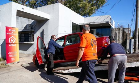 El gobierno de Santa Fe anunció que esta semana empezará el proceso de retiro y compactación de autos secuestrados en comisarías de la ciudad de Santa Fe. El gobierno de Santa Fe anunció que esta semana empezará el proceso de retiro y compactación de autos secuestrados en comisarías de la ciudad de Santa Fe.