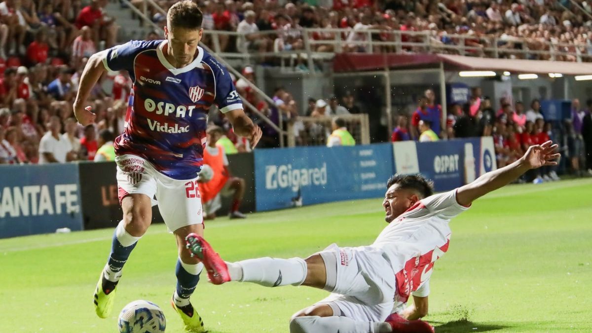 Unión vs. Argentinos Júniors por la Liga Profesional de fútbol.