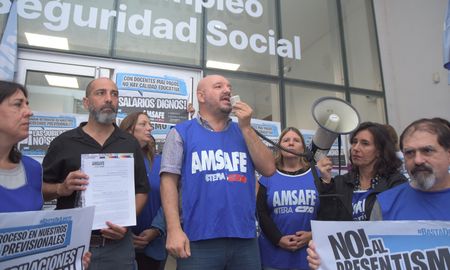 Los paros que se vienen en Santa Fe: docentes y estatales definieron una medida de fuerza de 48 horas Los paros que se vienen en Santa Fe: docentes y estatales definieron una medida de fuerza de 48 horas