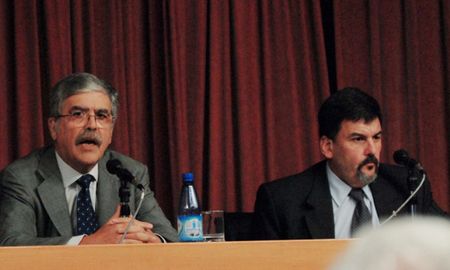 El santafesino Ricardo Luján, junto al exministro de Planificación Federal, Julio De Vido. El santafesino Ricardo Luján, junto al exministro de Planificación Federal, Julio De Vido.