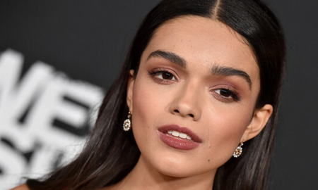 “Apoyaré West Side Story desde mi sofá y estaré orgullosa del trabajo que hicimos tan incansablemente hace 3 años. Espero que ocurra algún milagro de última hora y pueda celebrar nuestra película en persona, pero bueno, así es como funciona a veces, supongo. Gracias por toda la conmoción y la indignación, yo también estoy decepcionada, pero estoy muy orgullosa de nuestra película”, escribió la joven. “Apoyaré West Side Story desde mi sofá y estaré orgullosa del trabajo que hicimos tan incansablemente hace 3 años. Espero que ocurra algún milagro de última hora y pueda celebrar nuestra película en persona, pero bueno, así es como funciona a veces, supongo. Gracias por toda la conmoción y la indignación, yo también estoy decepcionada, pero estoy muy orgullosa de nuestra película”, escribió la joven.