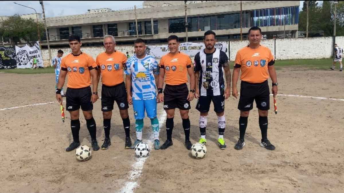 Deportivo Santa Rosa, a pesar de caer, tendr&aacute; final por el segundo ascenso. Foto: Luciano Vertone.
