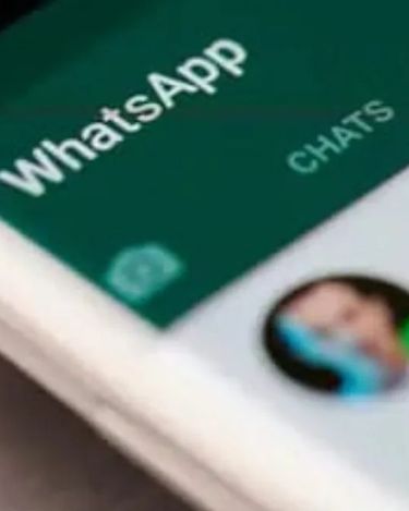 Con estos sencillos pasos podrás enviar una ubicación falsa a cualquiera de tus contactos dentro de la app. Con estos sencillos pasos podrás enviar una ubicación falsa a cualquiera de tus contactos dentro de la app.