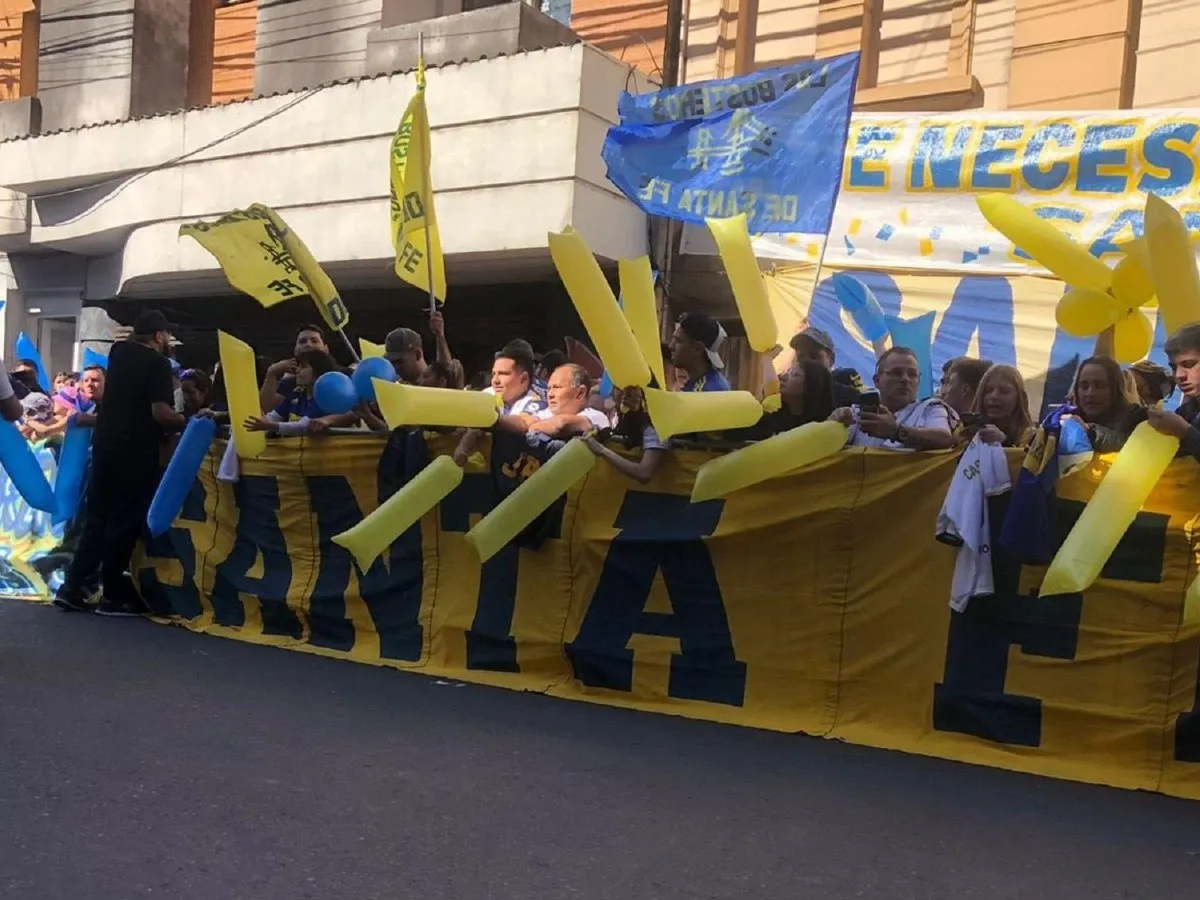 Los hinchas de Boca en Santa Fe. Los hinchas de Boca en Santa Fe.