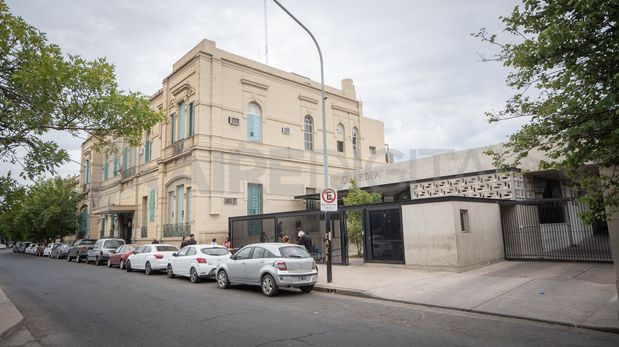 La víctima fue trasladada al hospital Cullen en donde murió tras ser intervenido.