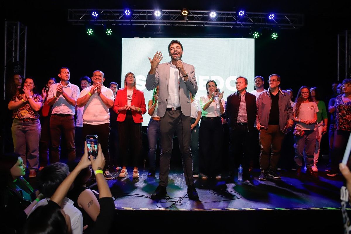 Juan Monteverde posicionó al frente Más para Santa Fe (peronismo y aliados) como la fuerza más votada para el Concejo Municipal en Rosario. Juan Monteverde posicionó al frente Más para Santa Fe (peronismo y aliados) como la fuerza más votada para el Concejo Municipal en Rosario.