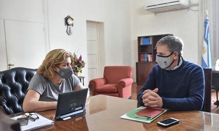Martorano y Jatón se reúnen esta tarde en la sede del Ministerio de Salud en la ciudad de Santa Fe. Martorano y Jatón se reúnen esta tarde en la sede del Ministerio de Salud en la ciudad de Santa Fe.