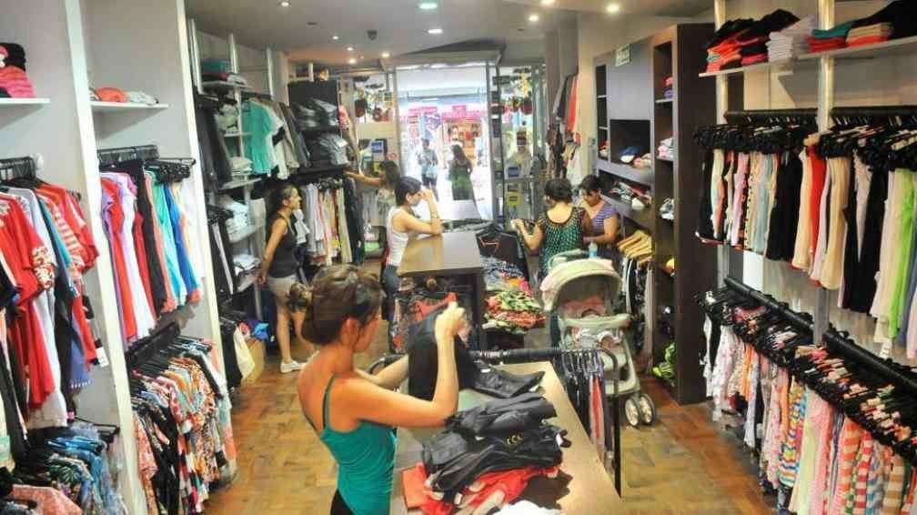 Empleados de comercio adhieren al paro del lunes 25