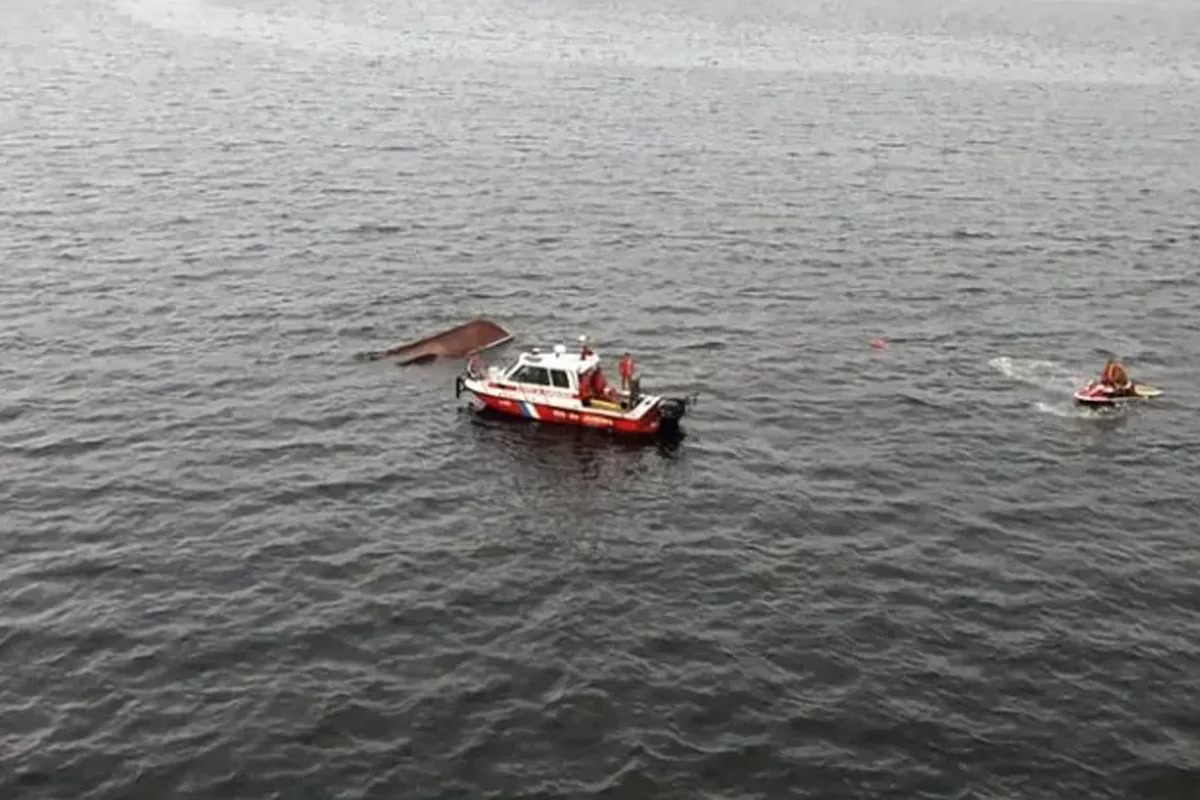 Tras el naufragio, se realizaron tareas de búsqueda en la Bahía de Guanabara, lugar donde se hundió el barco.