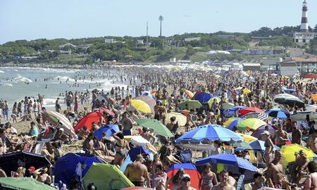 los intendentes de la costa bonaerense apoyaron el calendario de la temporada de verano los intendentes de la costa bonaerense apoyaron el calendario de la temporada de verano