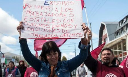 En el último bimestre del año, los trabajadores estatales perderán un 3,1% de poder adquisitivo frente a la inflación. En el último bimestre del año, los trabajadores estatales perderán un 3,1% de poder adquisitivo frente a la inflación.