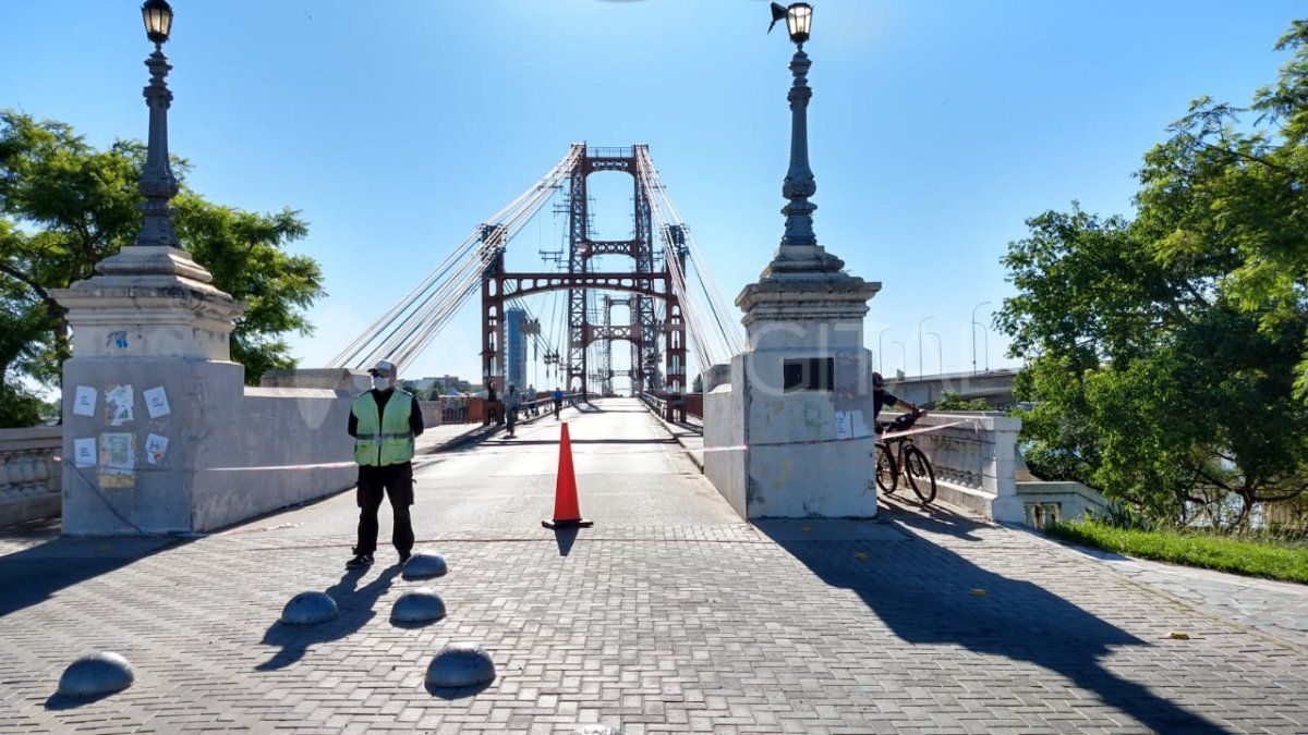 El Puente Colgante estará habilitado solo para peatones desde las 22 horas del viernes y las 8 del sábado. 