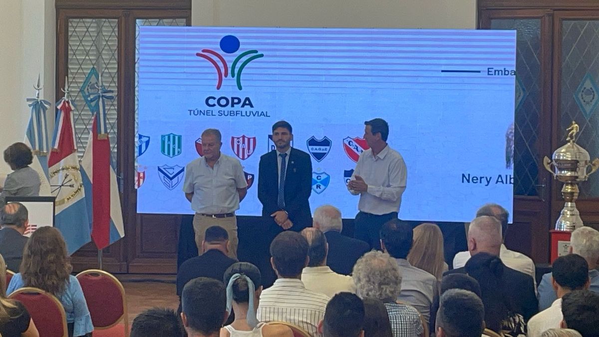 Encabezada por Pullaro, se llevó a cabo la presentación de la etapa final de a Copa Túnel Subfluvial. Encabezada por Pullaro, se llevó a cabo la presentación de la etapa final de a Copa Túnel Subfluvial.