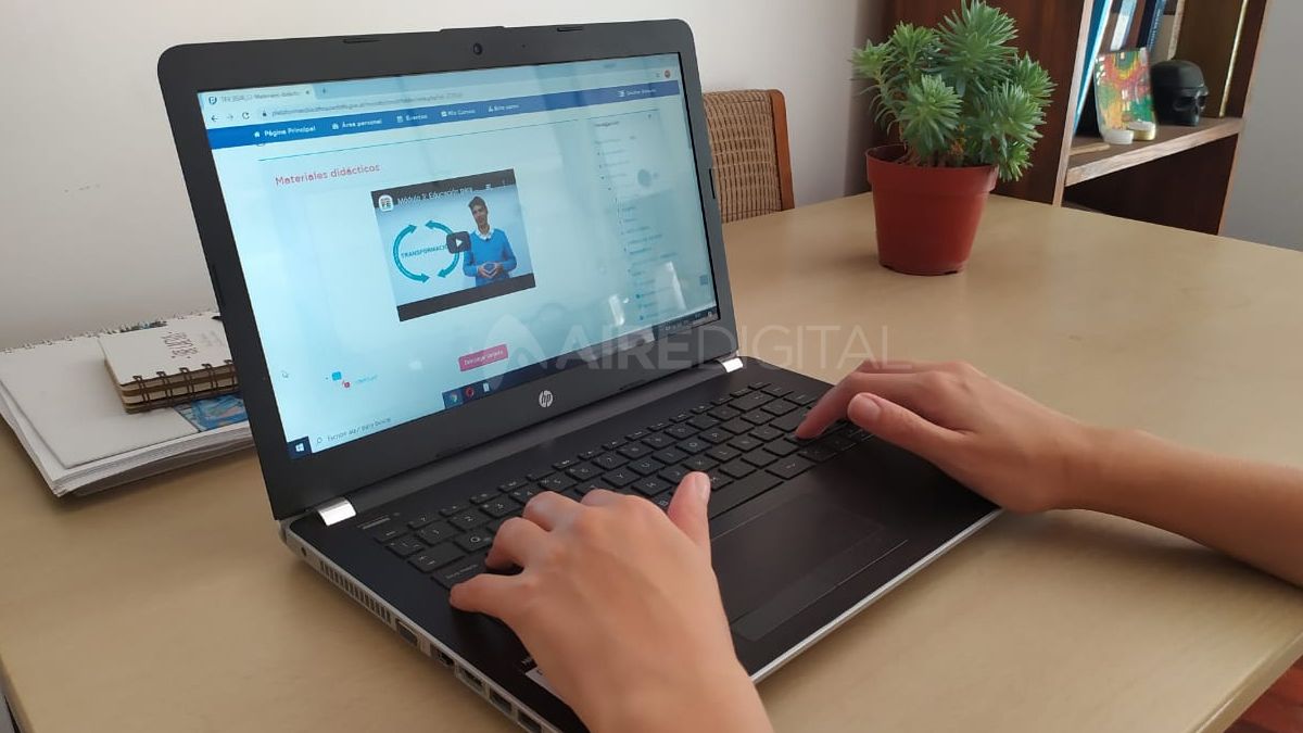 La escuela virtual santafesina que sigue dando clases pese al coronavirus y pone a disposición sus contenidos digitales