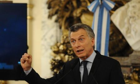 macri se reunio con el equipo economico en la rosada macri se reunio con el equipo economico en la rosada
