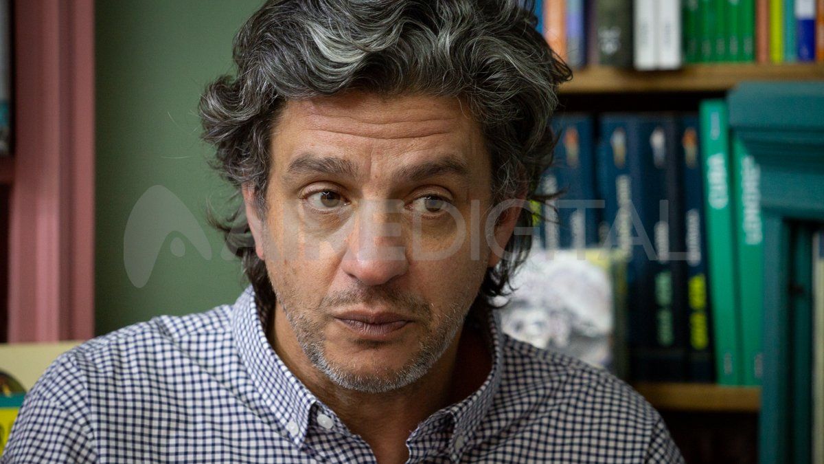 Gustavo Borsato asegura que nació siendo relator de fútbol: “Yo no pude elegir conmigo mismo, nací para ser lo que soy, no tengo noción de otro interés, de otra cosa que me guste que no sea narrar”, dice.