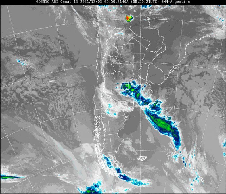 La imagen satelital del tiempo este viernes a las 5.50 muestra nubosidad estacionaria en Buenos Aires y La Pampa.