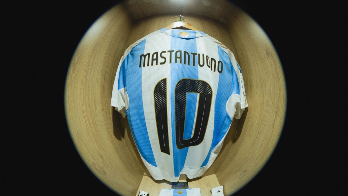Franco Mastantuono, el heredero de la 10 ante Ecuador. Franco Mastantuono, el heredero de la 10 ante Ecuador.