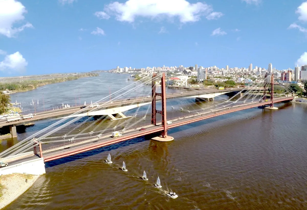 El Puente Colgante es uno de los iconos que representa a la ciudad de Santa Fe.