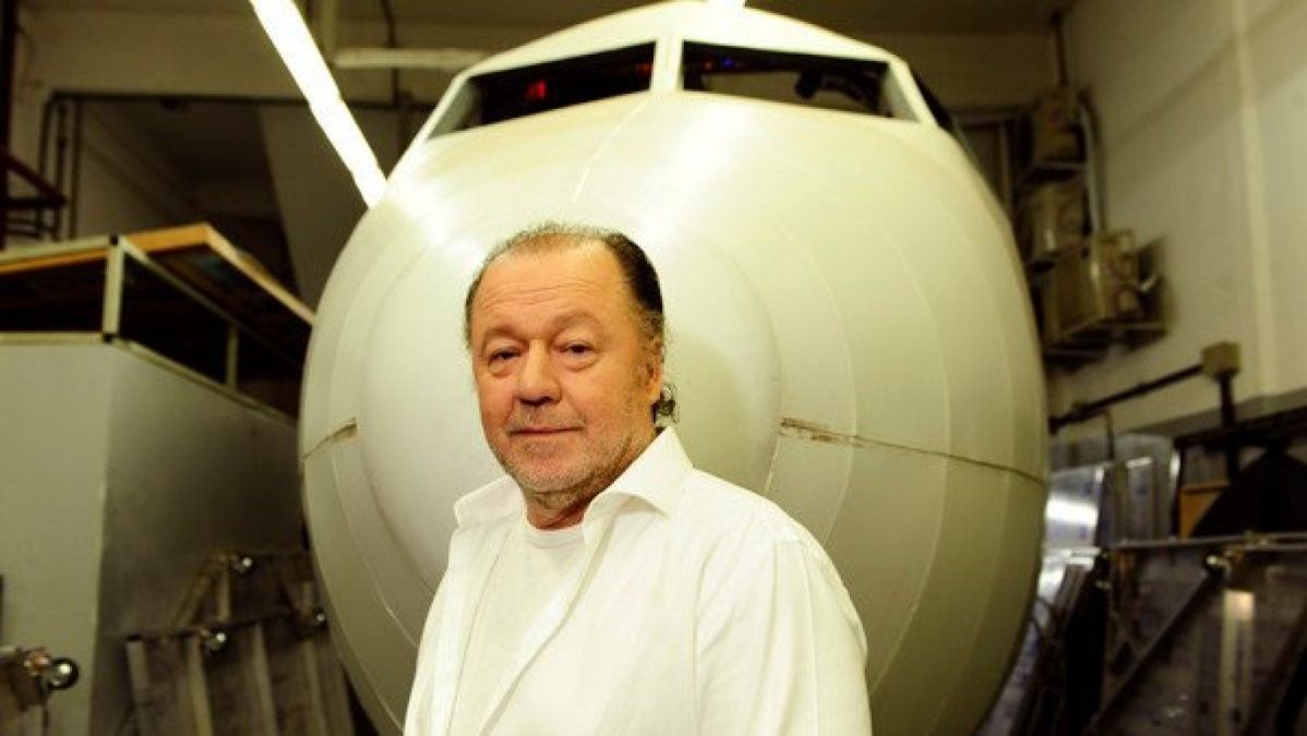 Enrique Piñeyro piloteó el avión que fue a registrar cómo funciona la pesca ilegal en Senegal.