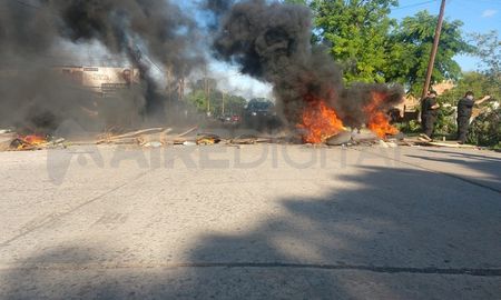 Los vecinos de La Ranita cortaron el tránsito por la falta de servicio de electricidad. Los vecinos de La Ranita cortaron el tránsito por la falta de servicio de electricidad.