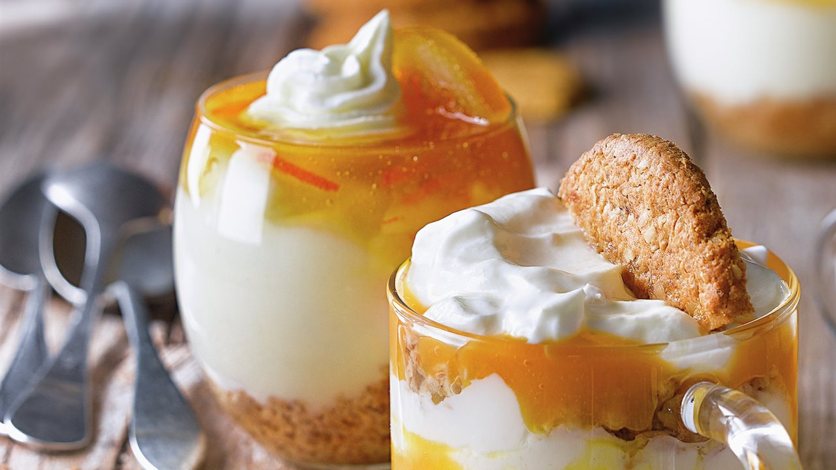 El mousse de naranja es uno de los postres más ricos y frescos. El mousse de naranja es uno de los postres más ricos y frescos.
