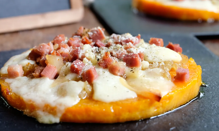 Reemplazó la masa de pizza por rodajas de calabaza: receta súper rica y saludable Reemplazó la masa de pizza por rodajas de calabaza: receta súper rica y saludable