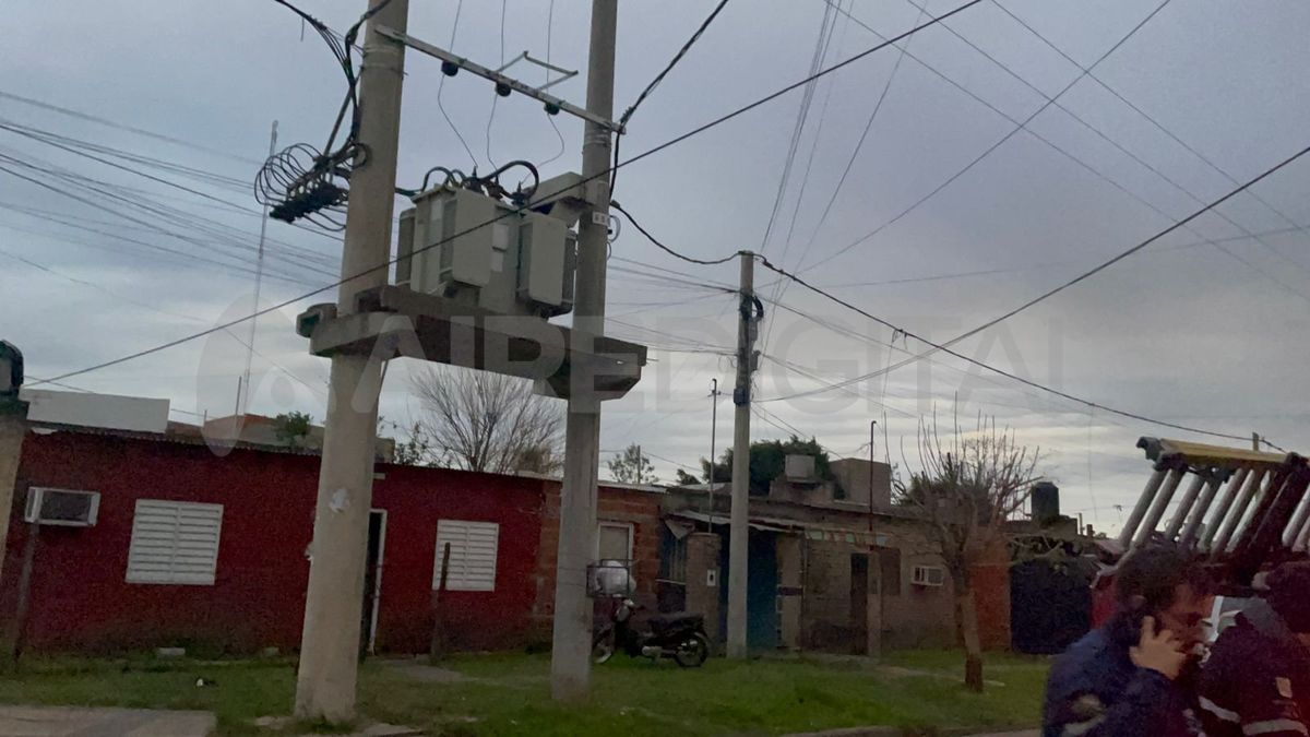 Explotó un distribuidor de la EPE que fue vandalizado en el barrio Coronel Dorrego