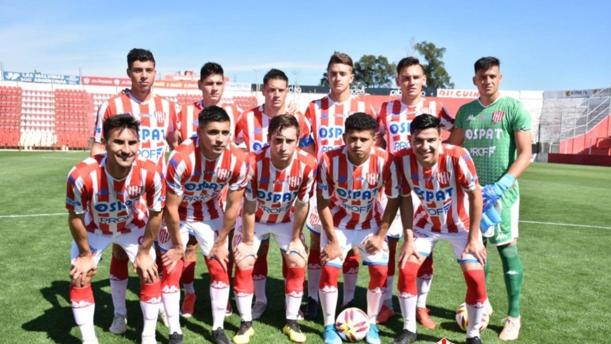 Por una jugada “Maradoniana”, Unión derrotó a Independiente en el Torneo de Reserva