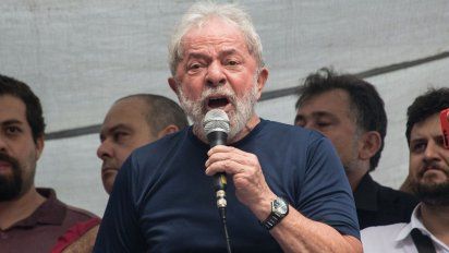 El expresidente de Brasil Luiz Lula da Silva criticó hoy al ministro de Salud por obstaculizar la vacunación contra el coronavirus en menores﻿.