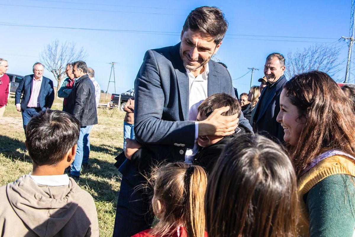 El gobernador Maximiliano Pullaro recorrió distintas localidades de los departamentos Castellanos y San Cristóbal. El gobernador Maximiliano Pullaro recorrió distintas localidades de los departamentos Castellanos y San Cristóbal.