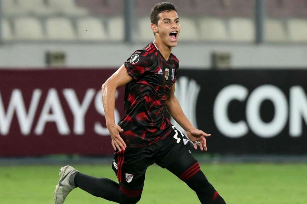 Cristian Ferreira aceptó jugar en Colón y llegará a préstamo a Santa Fe para destrabar la salida de Alex Vigo hacia River.