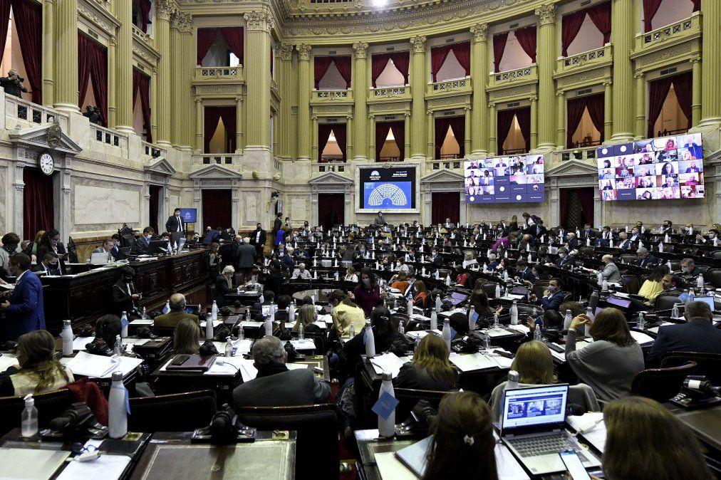 La Cámara de Diputados le dio media sanción al proyecto para modificar el calendario electoral y fue girado al Senado.
