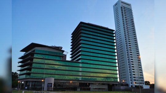 La sociedad de bolsa Guardati y Torti SA tiene sus oficinas en la Torre Nordlink, ubicada en el Puerto Norte de Rosario.