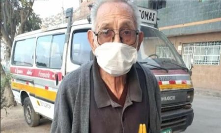 Abuelo de 84 años sale todos los días a la calle a buscar a su perro perdido Abuelo de 84 años sale todos los días a la calle a buscar a su perro perdido