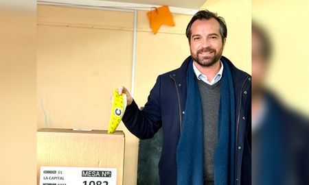 El mandatario votó en la escuela Francisco Castellanos de Santo Tomé. El mandatario votó en la escuela Francisco Castellanos de Santo Tomé.
