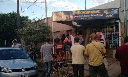 El 3 de enero de 2017 clientes de Maros Turismo fueron hasta la empresa y se enteraron que sus viajes no iban a realizarse.