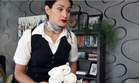 video: la azafata adicta al trabajo que en plena cuarentena se hizo viral