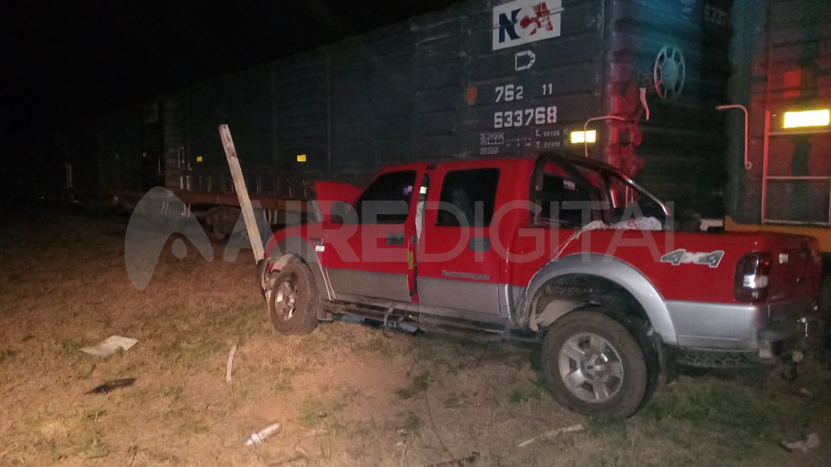 Impactante accidente en Arrufó: un tren embistió una camioneta&nbsp;