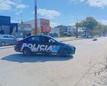 fuerte choque entre una moto y un auto en avenida penaloza: una mujer fue hospitalizada fuerte choque entre una moto y un auto en avenida penaloza: una mujer fue hospitalizada