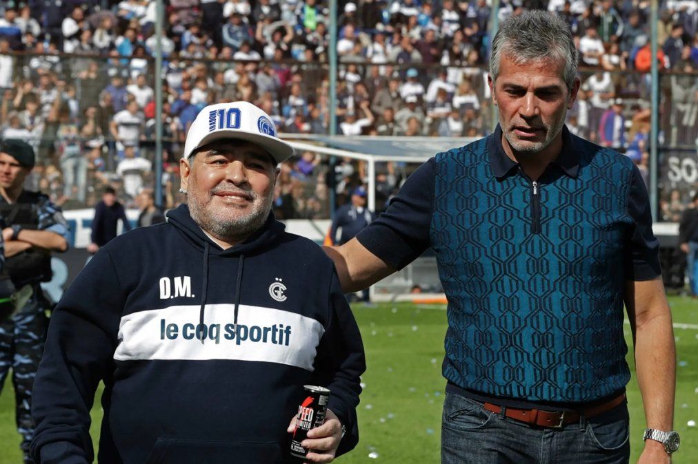 Pellegrino será reelecto en Gimnasia y Maradona confirmó que sigue
