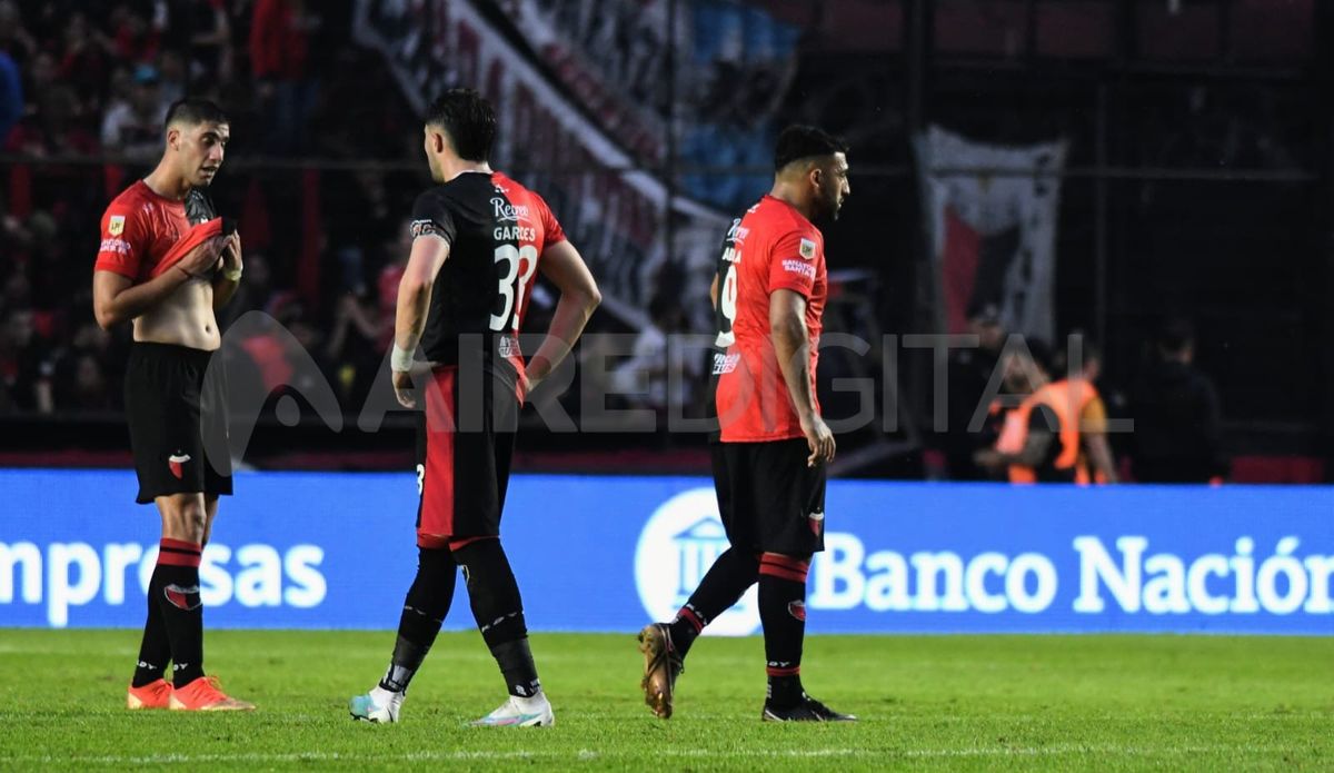 Colón cayó como local ante Racing en el que fue su peor partido del campeonato. Colón cayó como local ante Racing en el que fue su peor partido del campeonato.