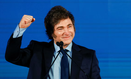 Javier Milei decretó el 2025 como el Año de la Reconstrucción de la Nación Argentina, enfocándose en consolidar reformas y fortalecer los valores históricos. Javier Milei decretó el 2025 como el Año de la Reconstrucción de la Nación Argentina, enfocándose en consolidar reformas y fortalecer los valores históricos.