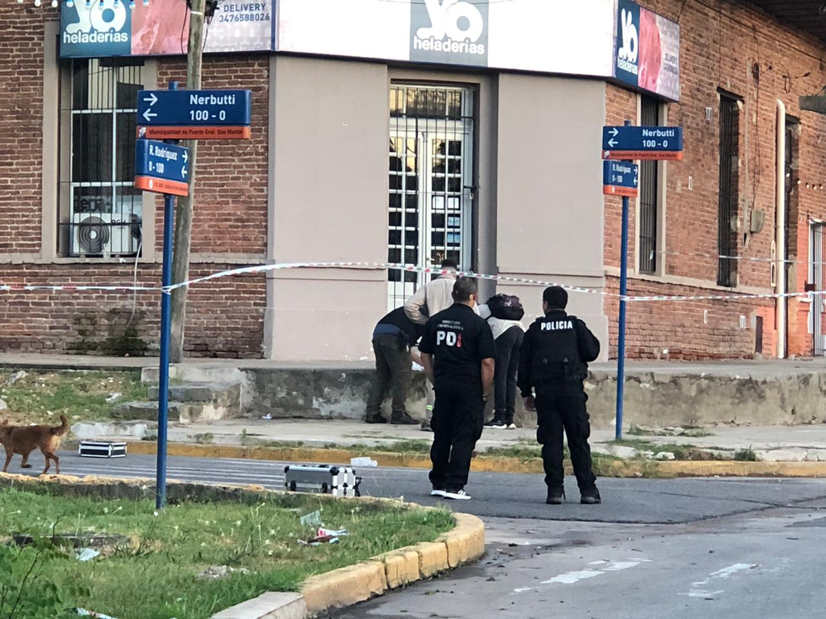 El hecho se registró en la cervecería The Garrison Beer Club, ubicada en calle Nerbutti 116, de Puerto General San Martín. El hecho se registró en la cervecería The Garrison Beer Club, ubicada en calle Nerbutti 116, de Puerto General San Martín.