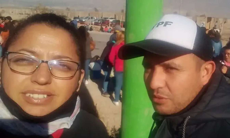 Fueron a llevarle una carta a Alberto Fernández en San Juan y un camión los embistió en la ruta: él murió y ella está grave Fueron a llevarle una carta a Alberto Fernández en San Juan y un camión los embistió en la ruta: él murió y ella está grave