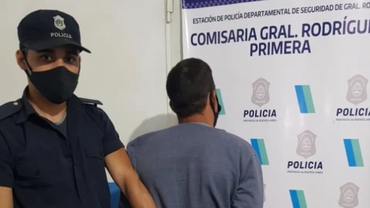 Un matrimonio detenido por los efectivos policiales al estar acusado de las reiteradas violaciones sufridas por sus dos hijas